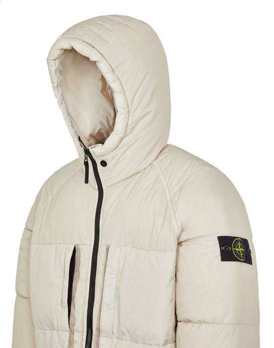 Stone Island 40723 GARMENT DYED CRINKLE REPS RECYCLED NYLON DOWN STUCCO