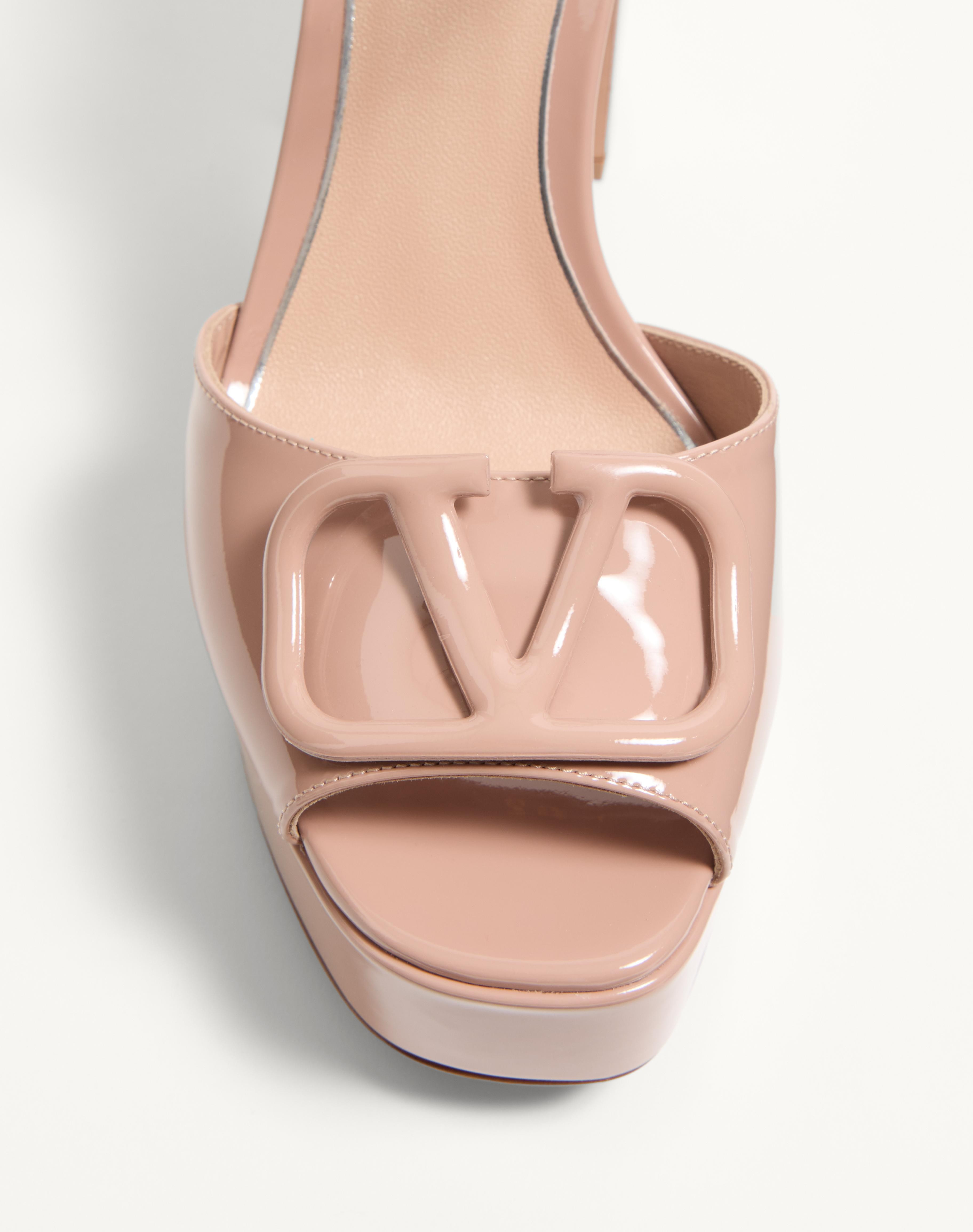VLOGO SIGNATURE PLATFORM SANDAL IN PATENT LEATHER 115MM - 6