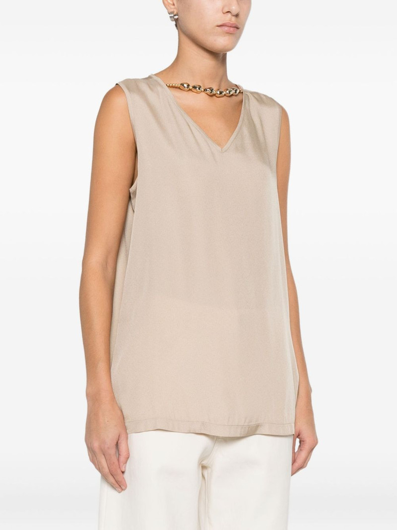 V-neck top 3