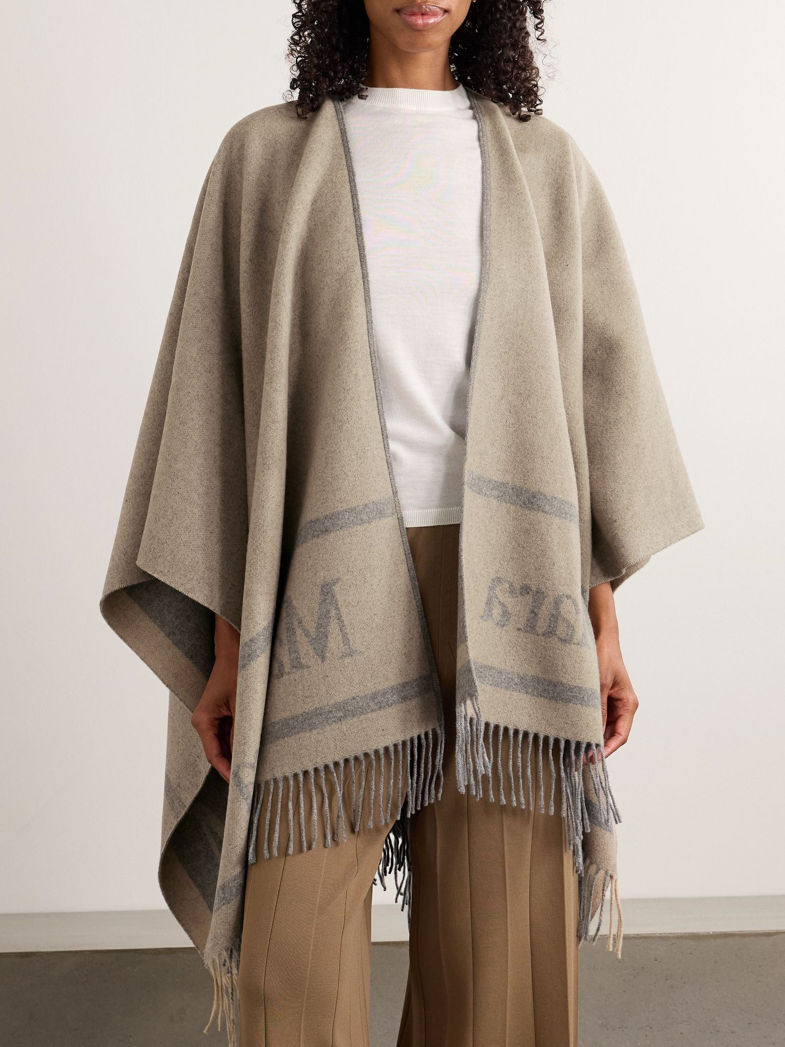 Hilde logo-jacquard wool cape Light gray - 6