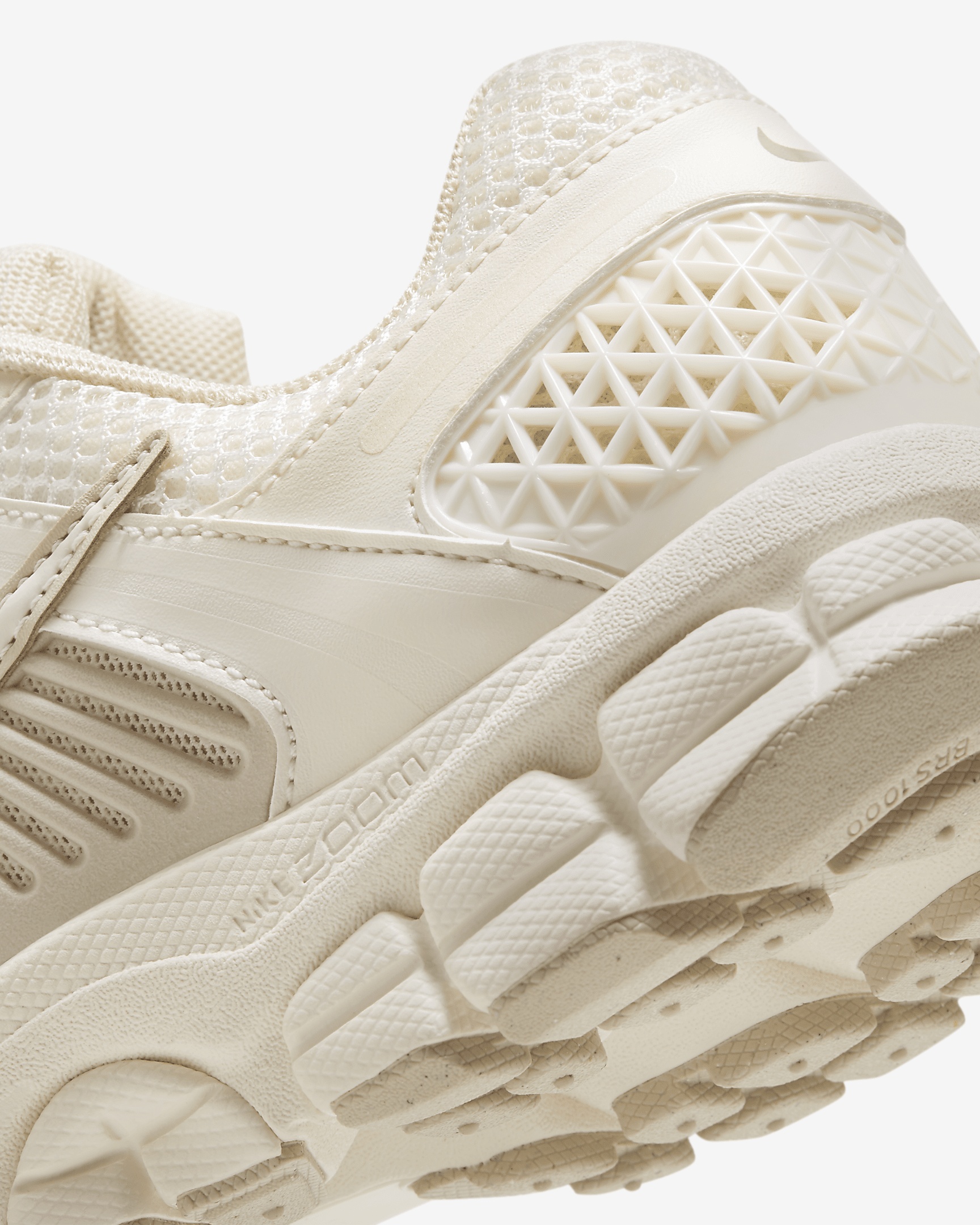 Nike Zoom Vomero 5 Women's Shoes - 9
