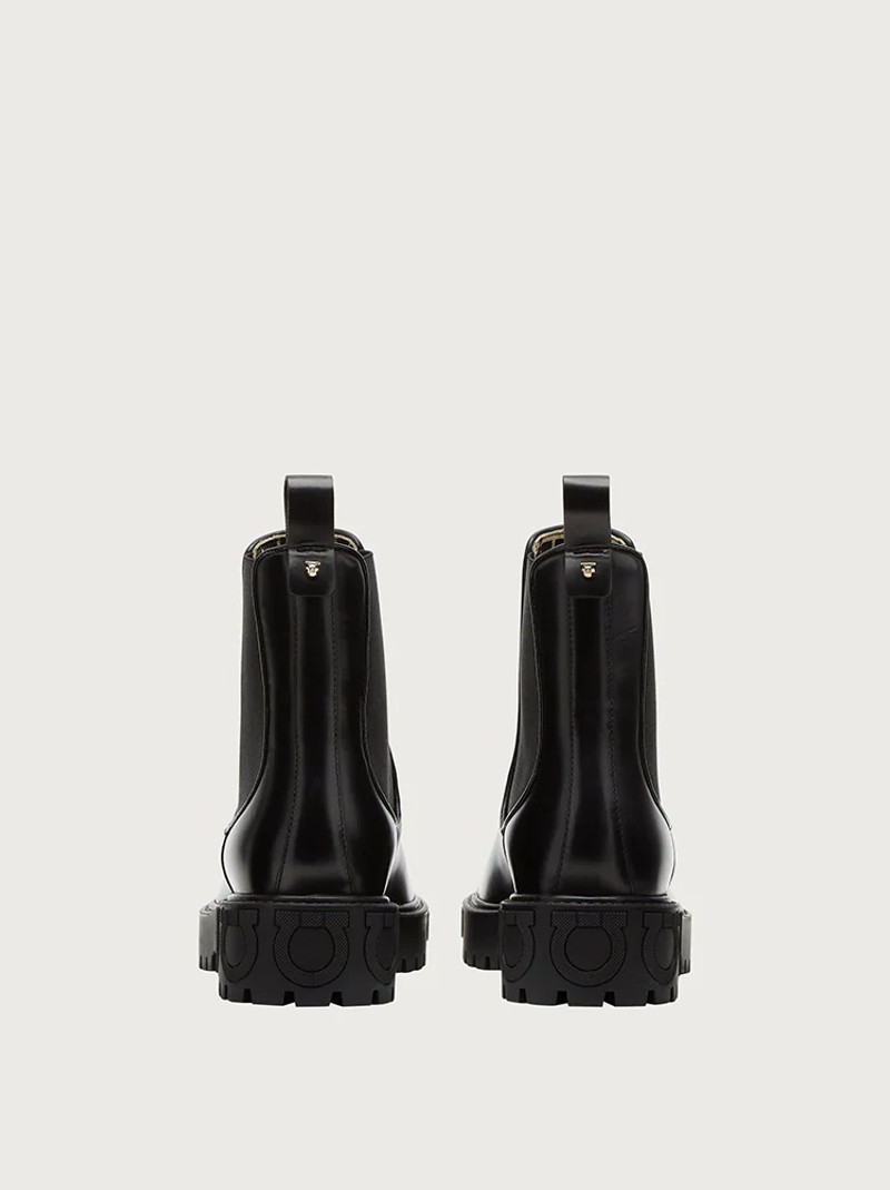 FERRAGAMO GANCINI SOLE ANKLE BOOT outlook