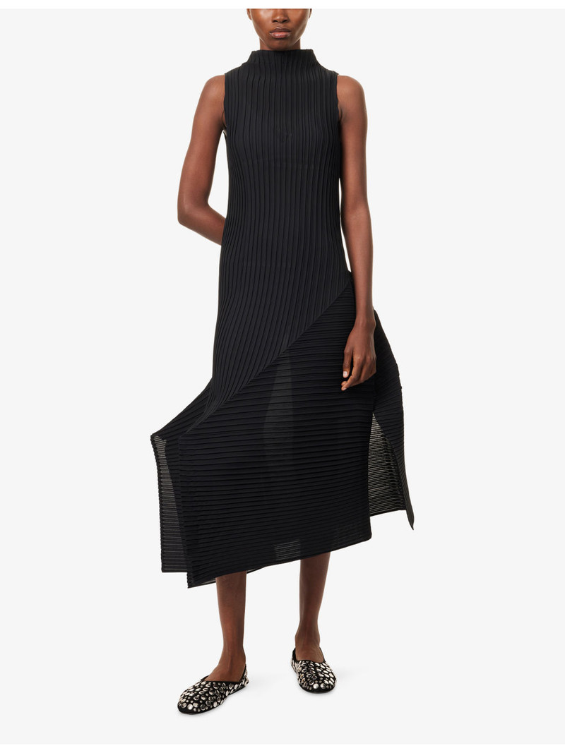 ISSEY MIYAKE Fold Pleats Sleeveless Knitted Maxi Dress outlook