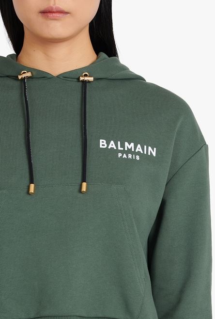 Cropped dark khaki eco-designed cotton sweatshirt with flocked white Balmain logo - 6