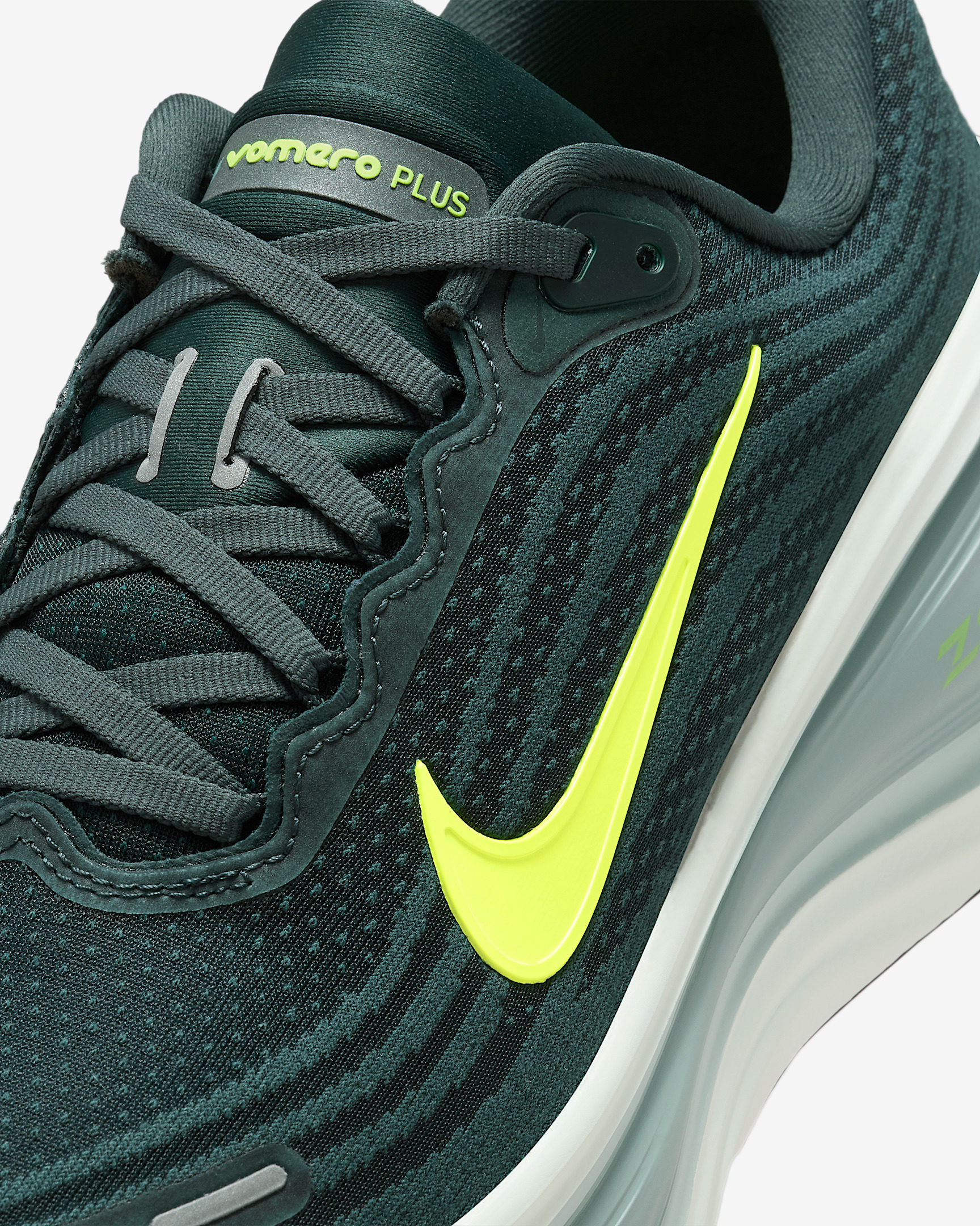 Nike Vomero Plus Men's Road Running Shoes - 7