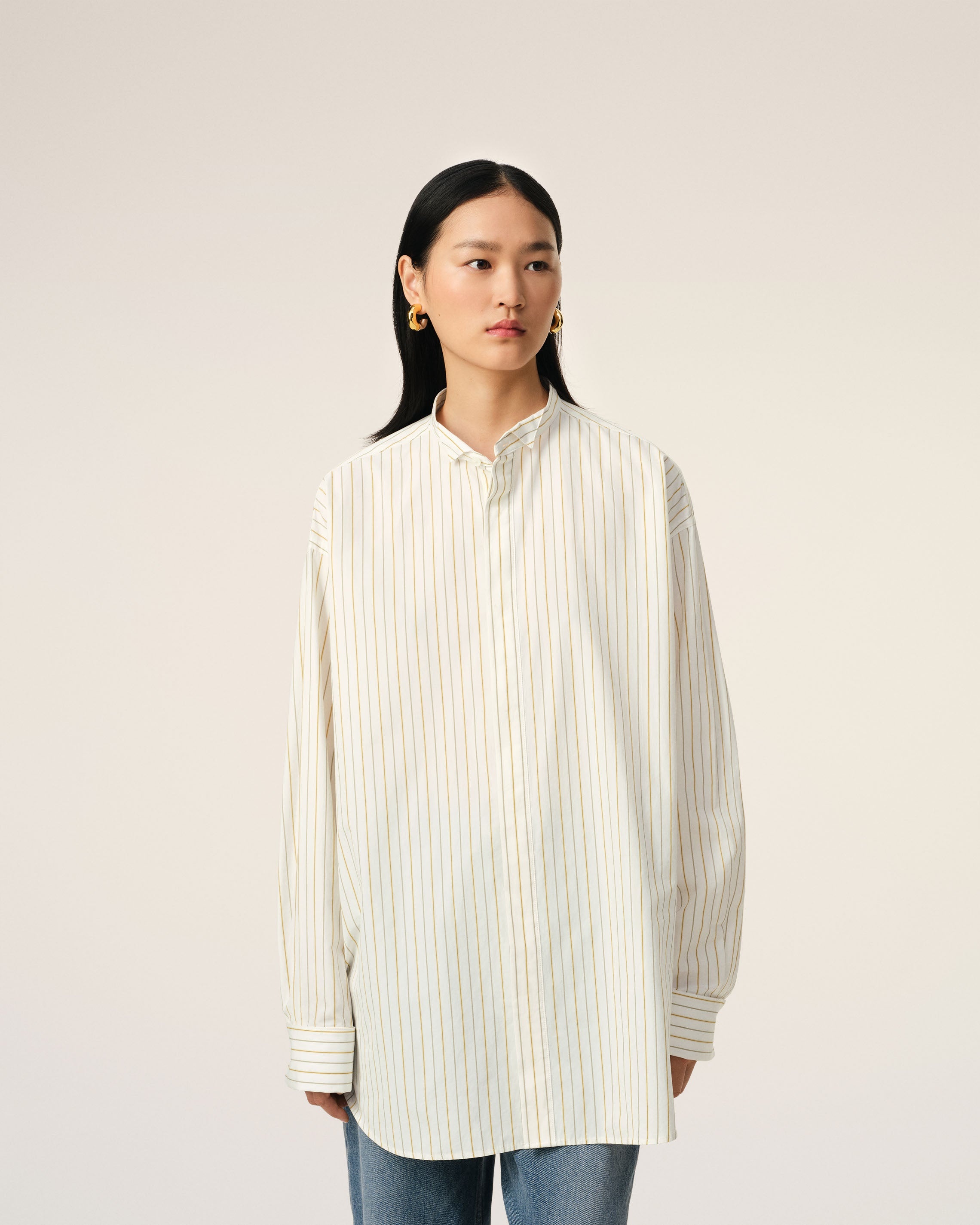 WHITE AND KHAKI COTTON WINGTIP COLLAR OVERSIZED SHIRT - 3