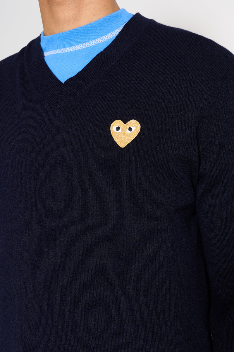 Comme Des Garçons COMME DES GARÇONS PLAY SMALL HEART KNITTED V-NECK PULLOVER NAVY outlook