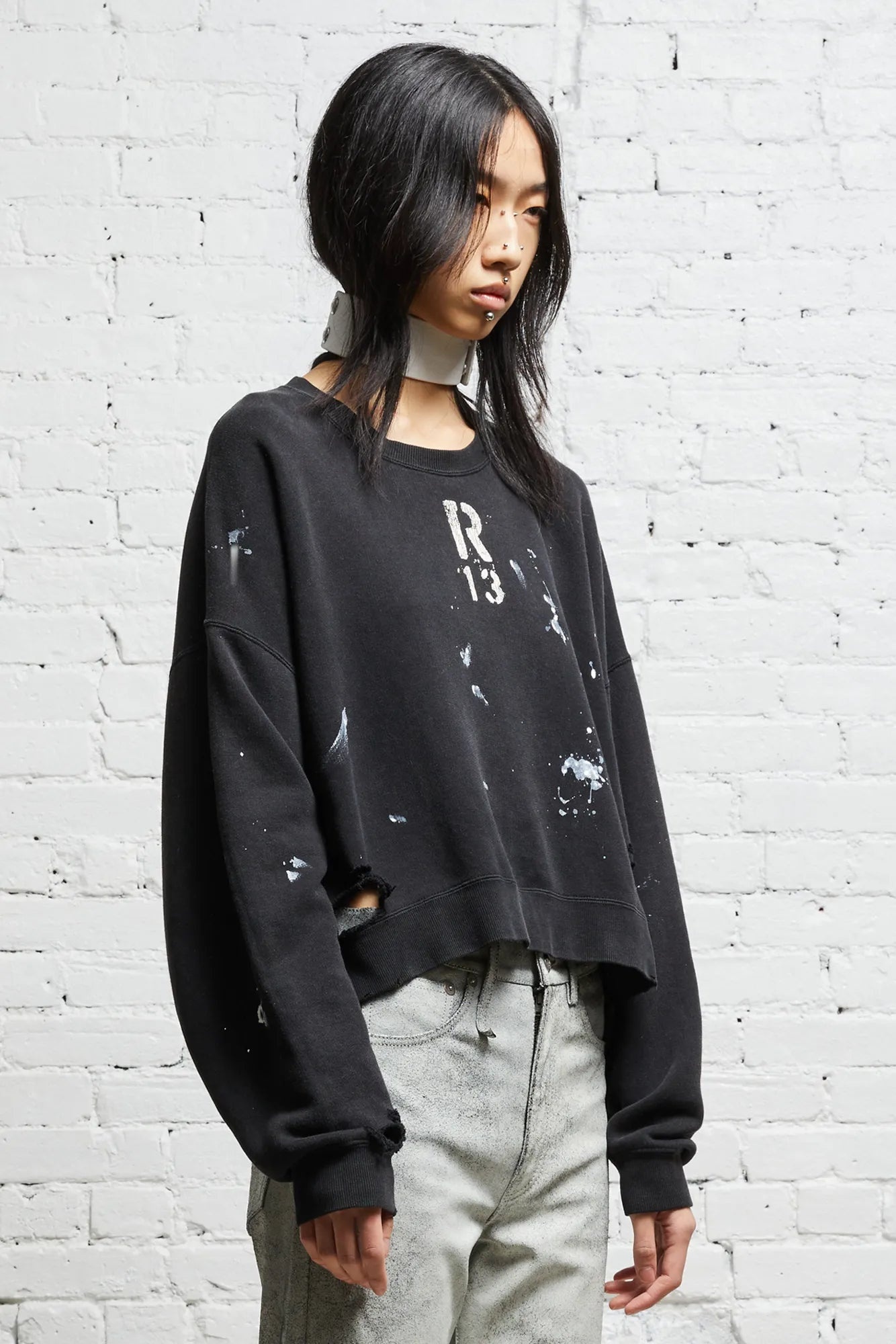 CROPPED R13 CREWNECK - ACID BLACK - 3