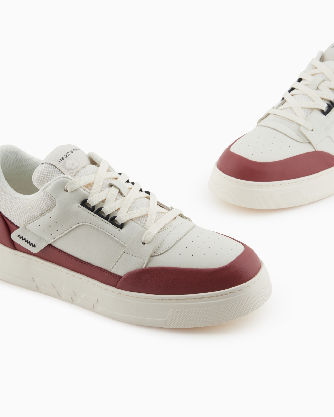LEATHER AND MESH SNEAKERS WITH CONTRASTING DETAILS - 5