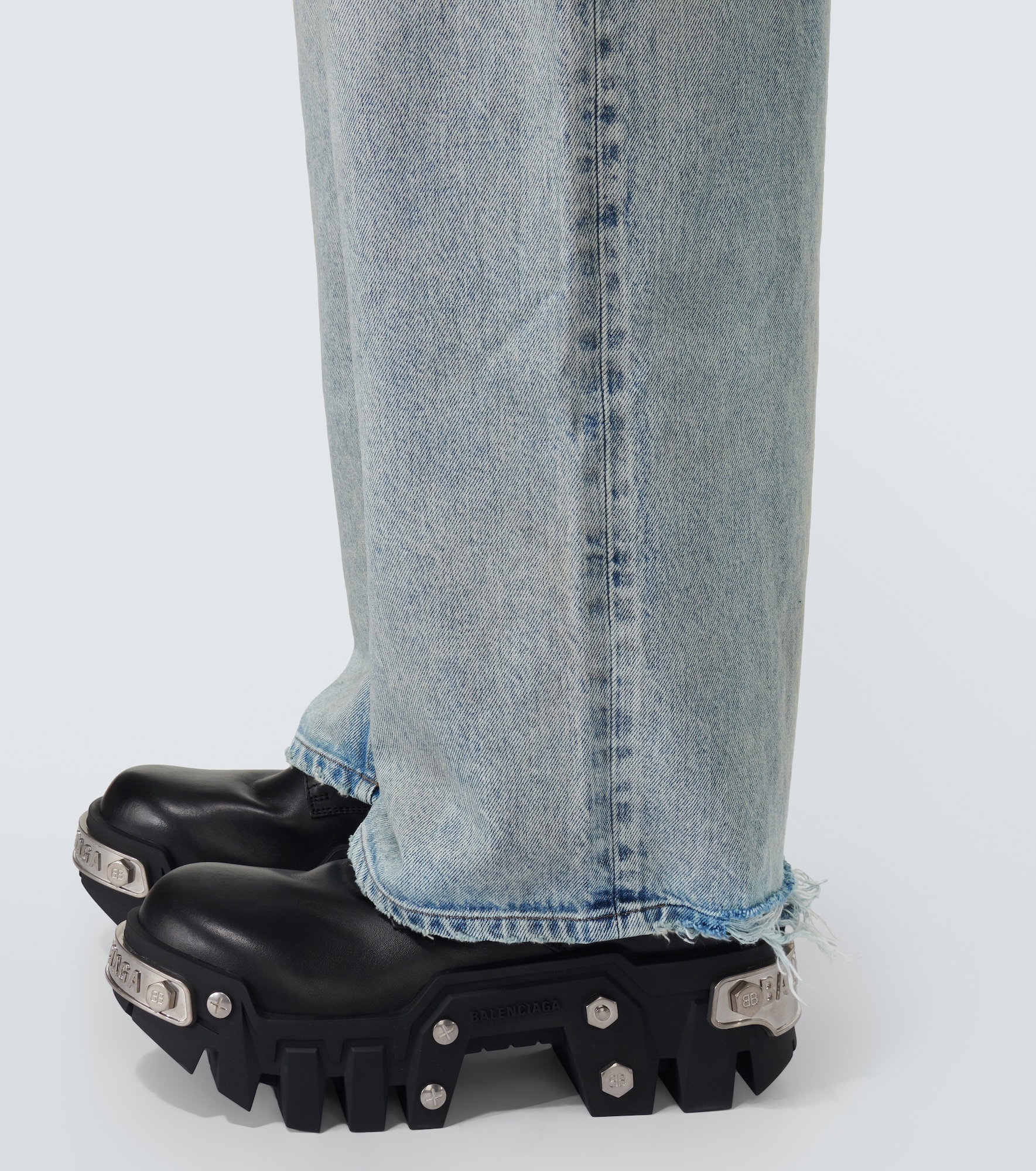 Distressed wide-leg jeans - 5