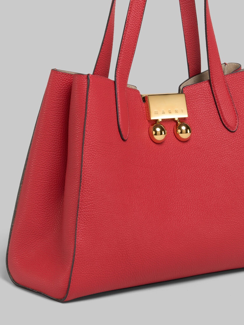 RED LEATHER TRUNKAROO TOTE HANDBAG - 5