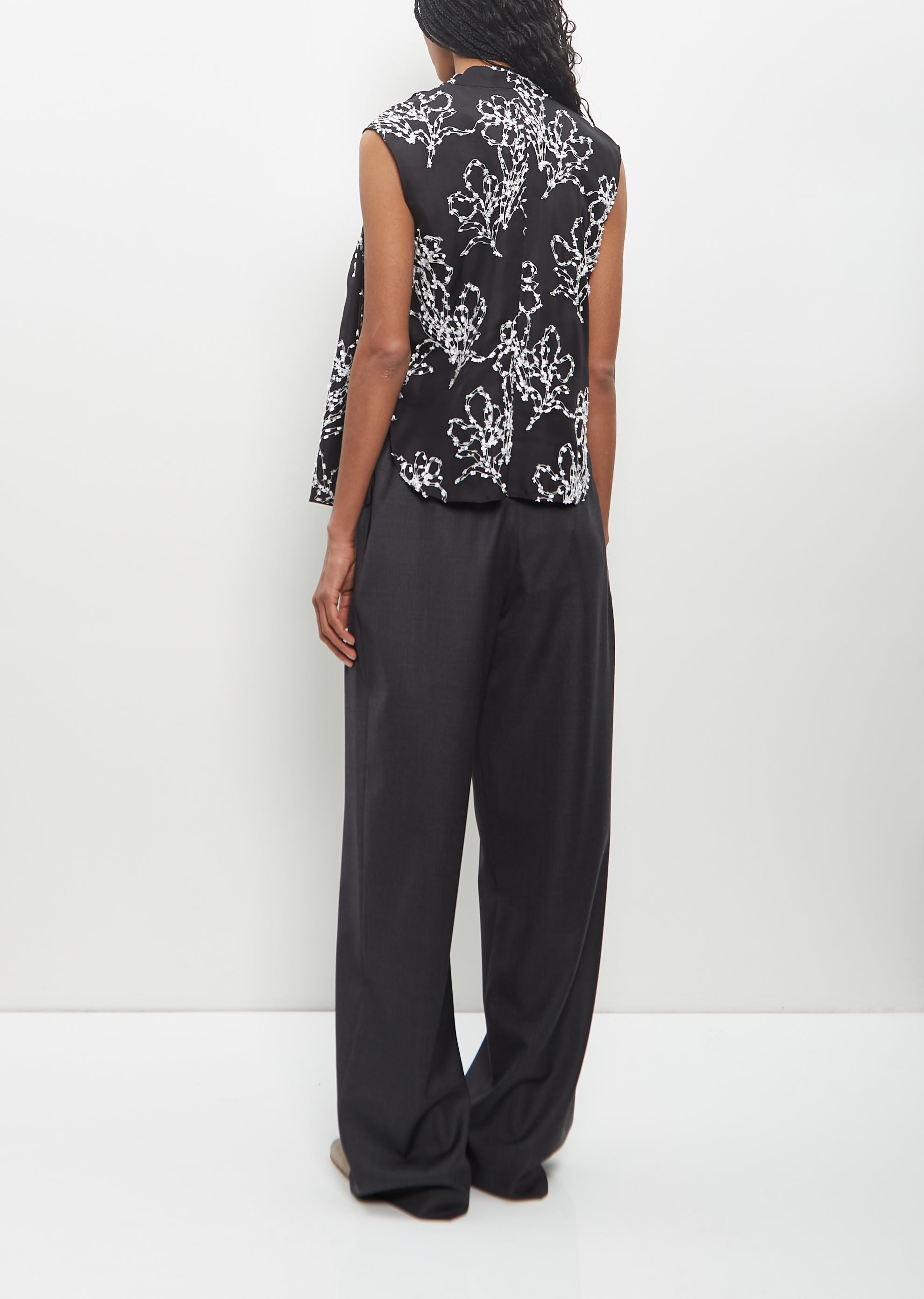 Silk Asel V-Neck Sleeveless Top - 3