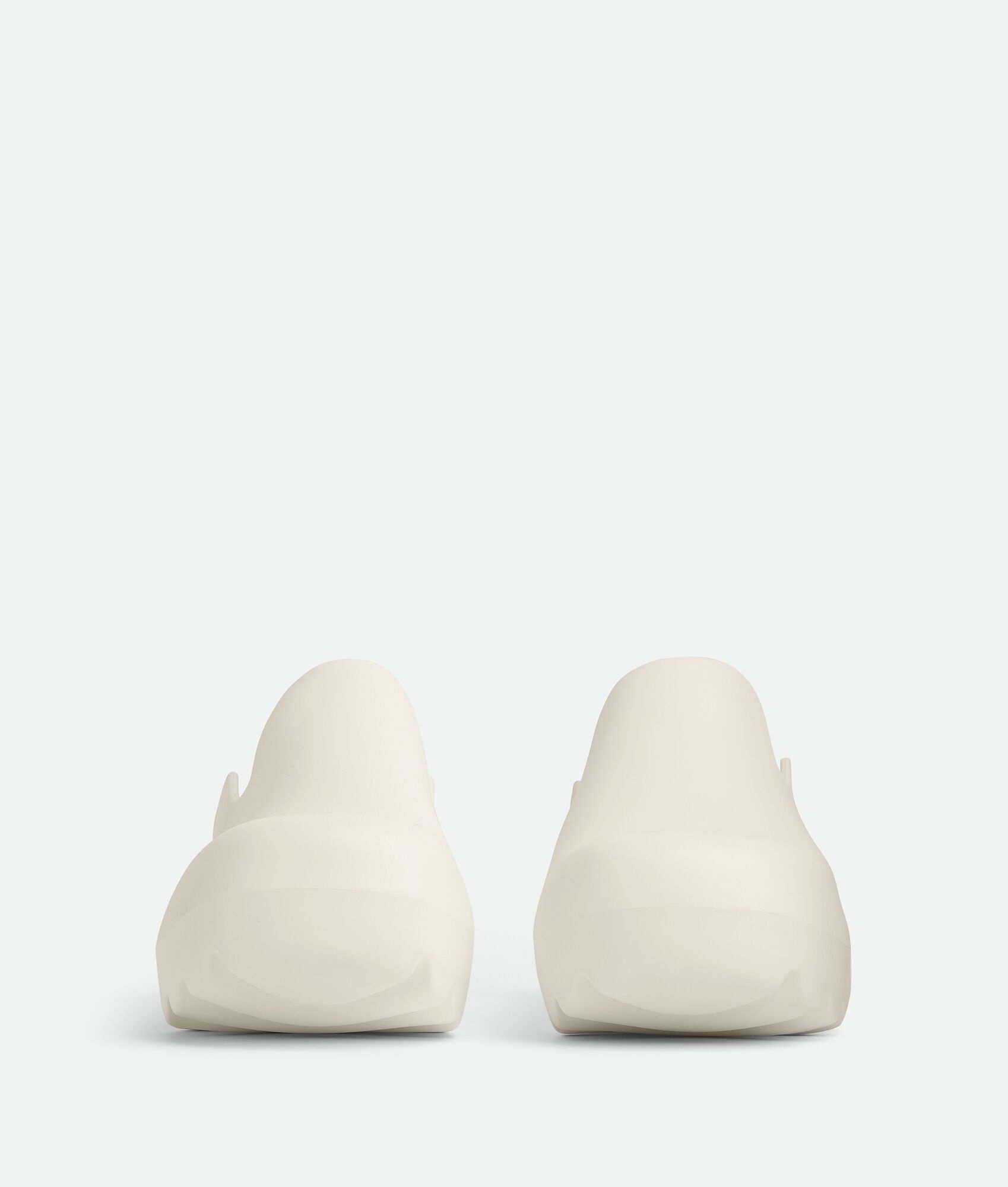 【Bottega Veneta】 正規品★ Rubber Flash Clog Chalk BOTTEGA VENETA Flash Rubber Clogs in Beige | endource