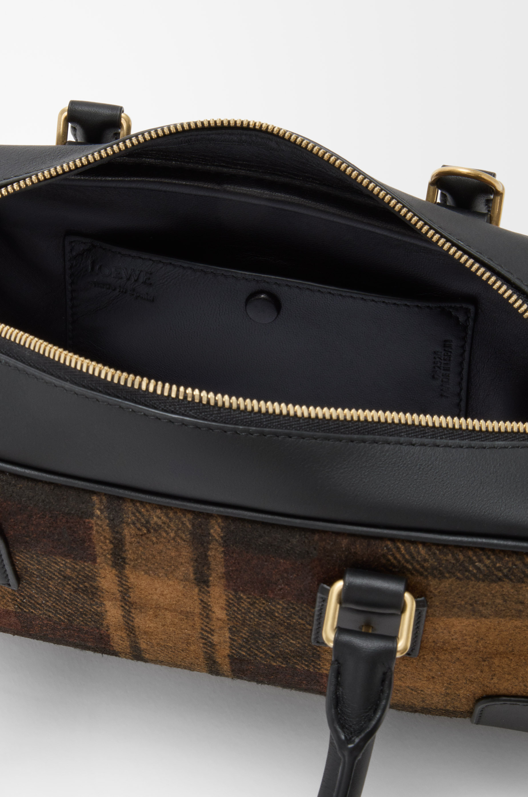 Amazona 23 cropped bag in tartan suede and nappa calfskin - 6