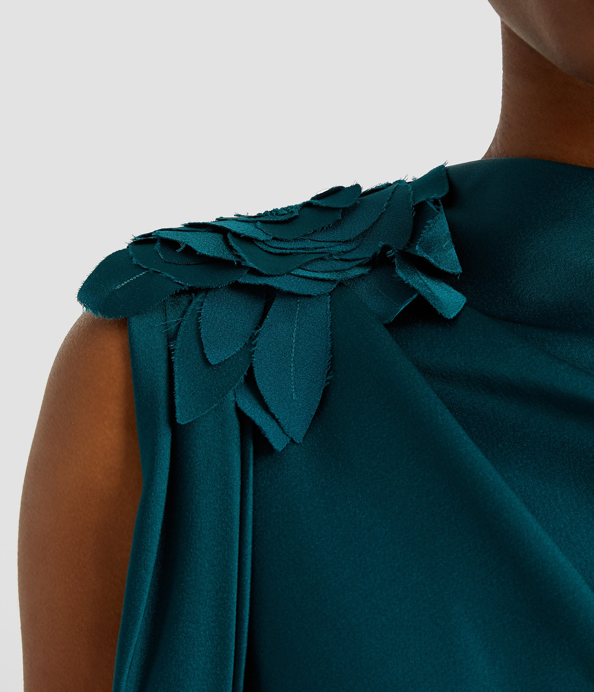 SLEEVELESS GOWN - 6