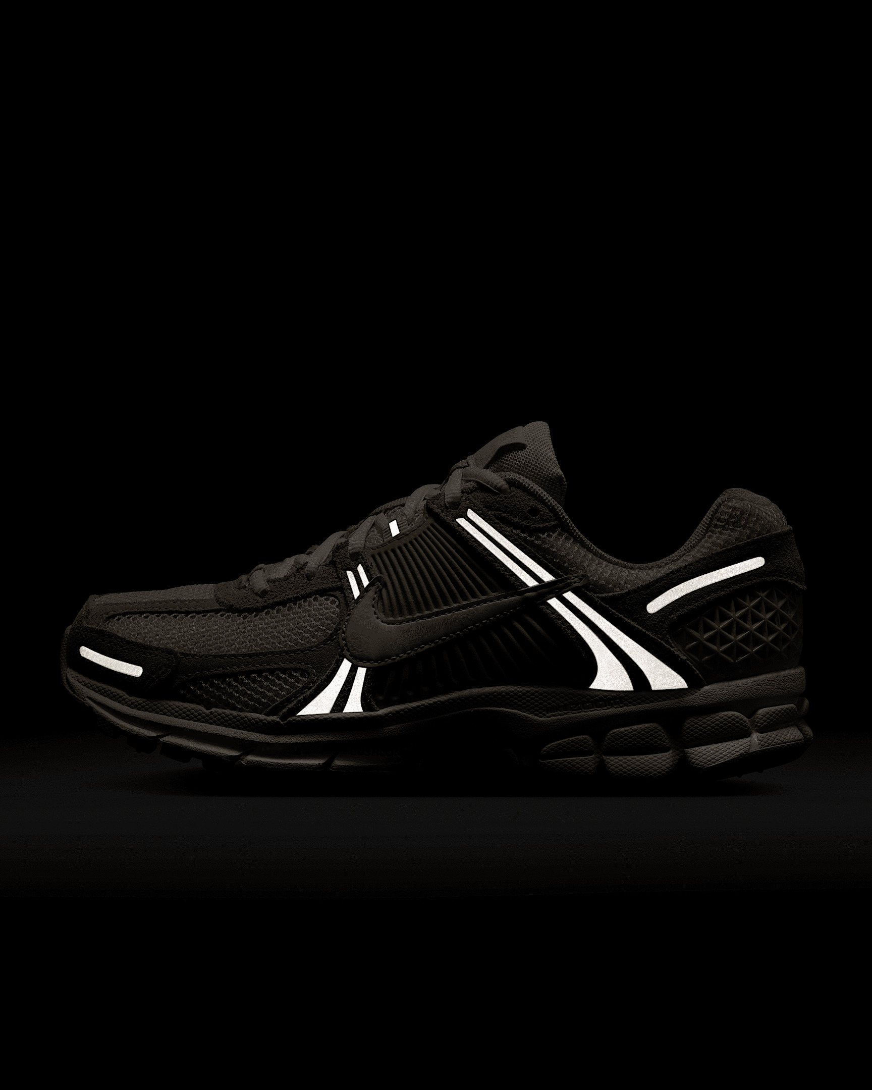 Nike Zoom Vomero 5 Women's Shoe - 11