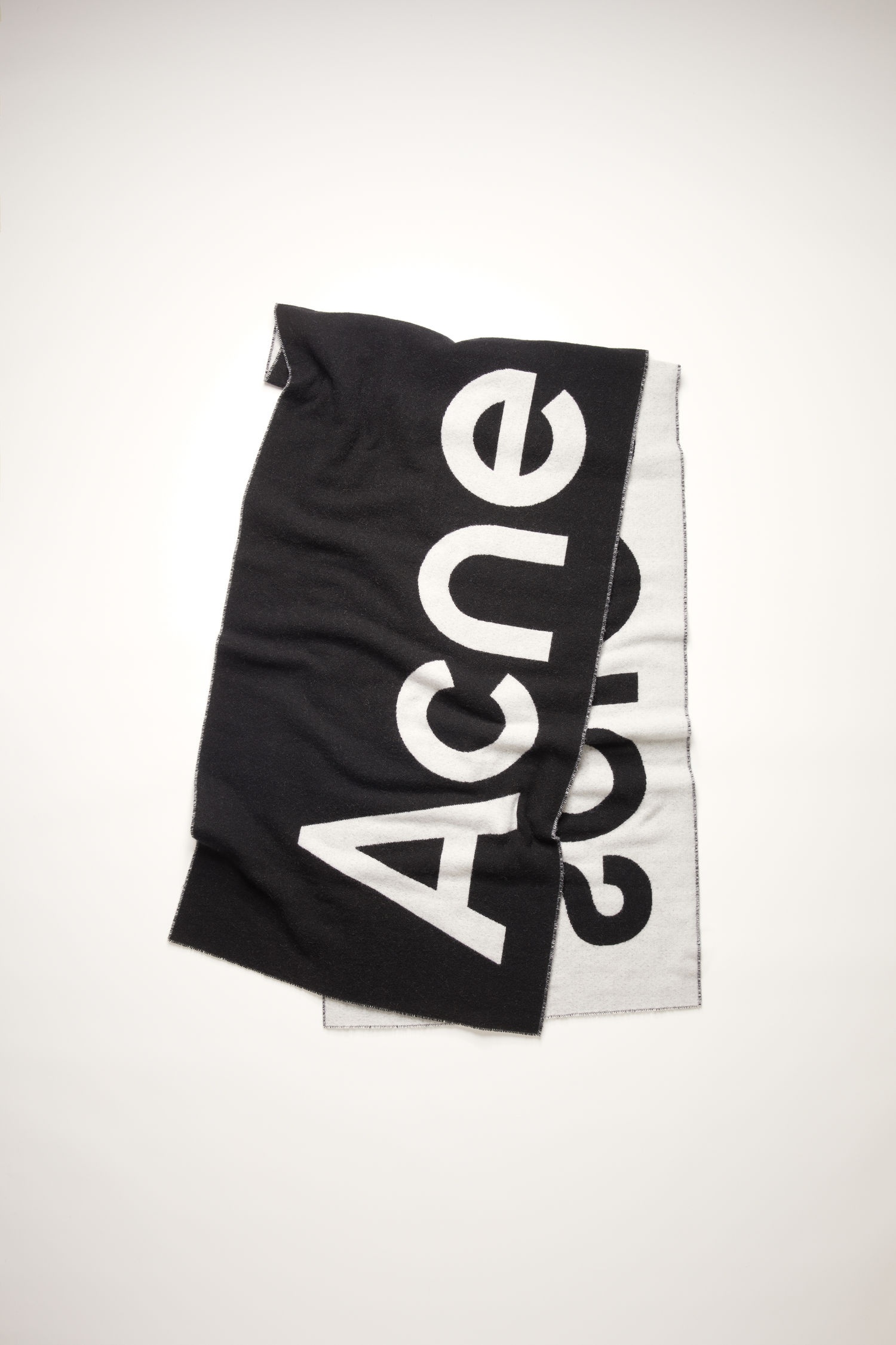 Jacquard logo scarf - Black/white - 1