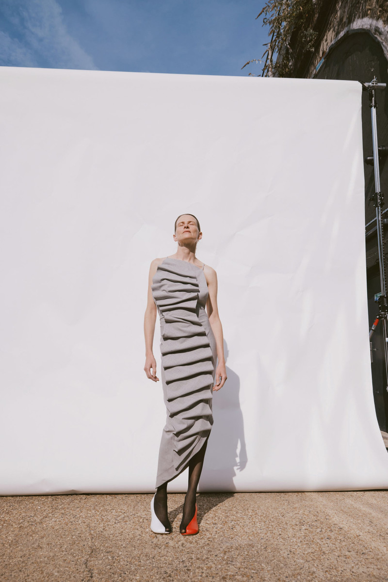 BIB-FRONT STRUCTURED DRESS WITH OPEN BACK LIGHT GREY MELANGE 3