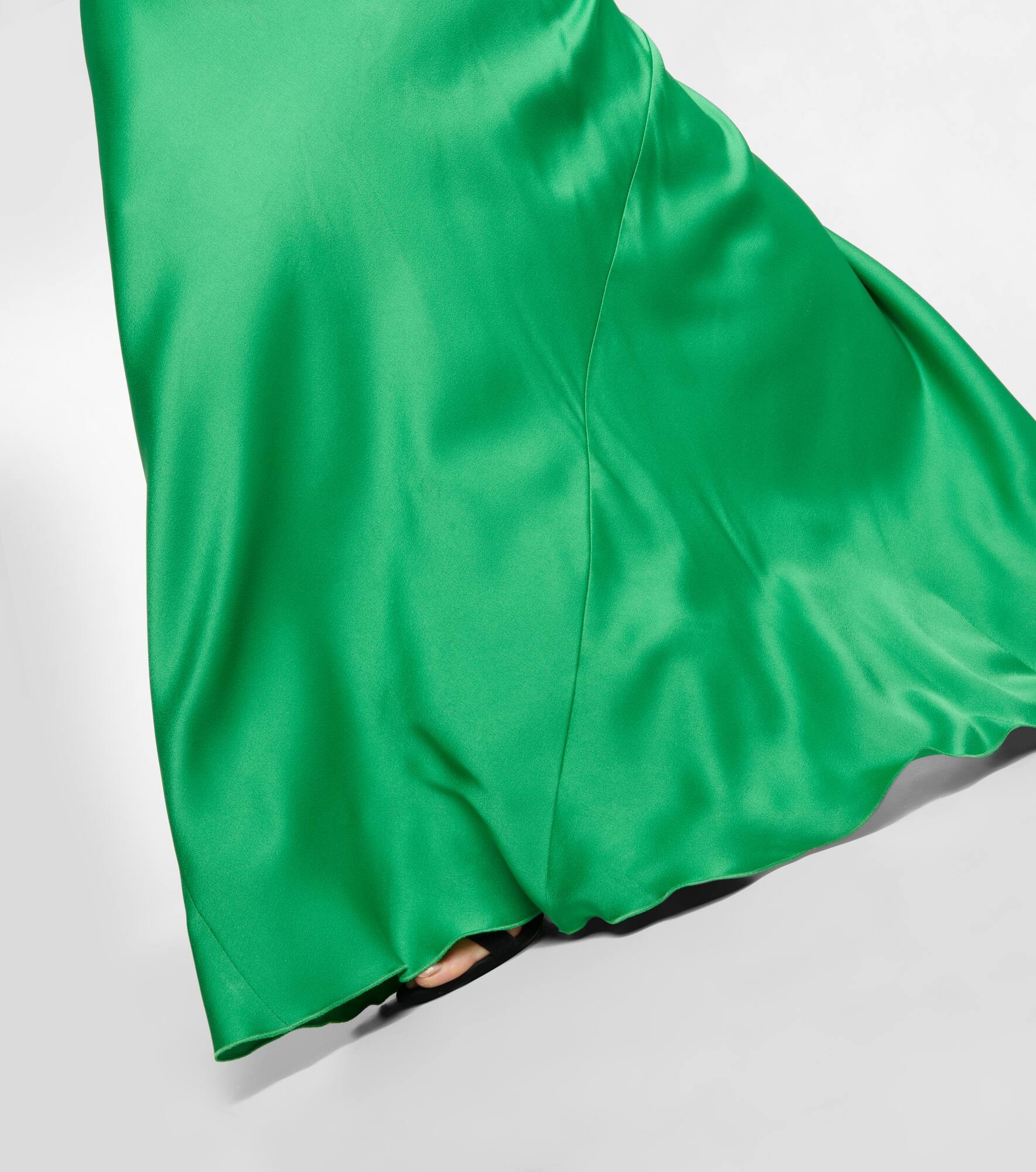 Satin gown - 5