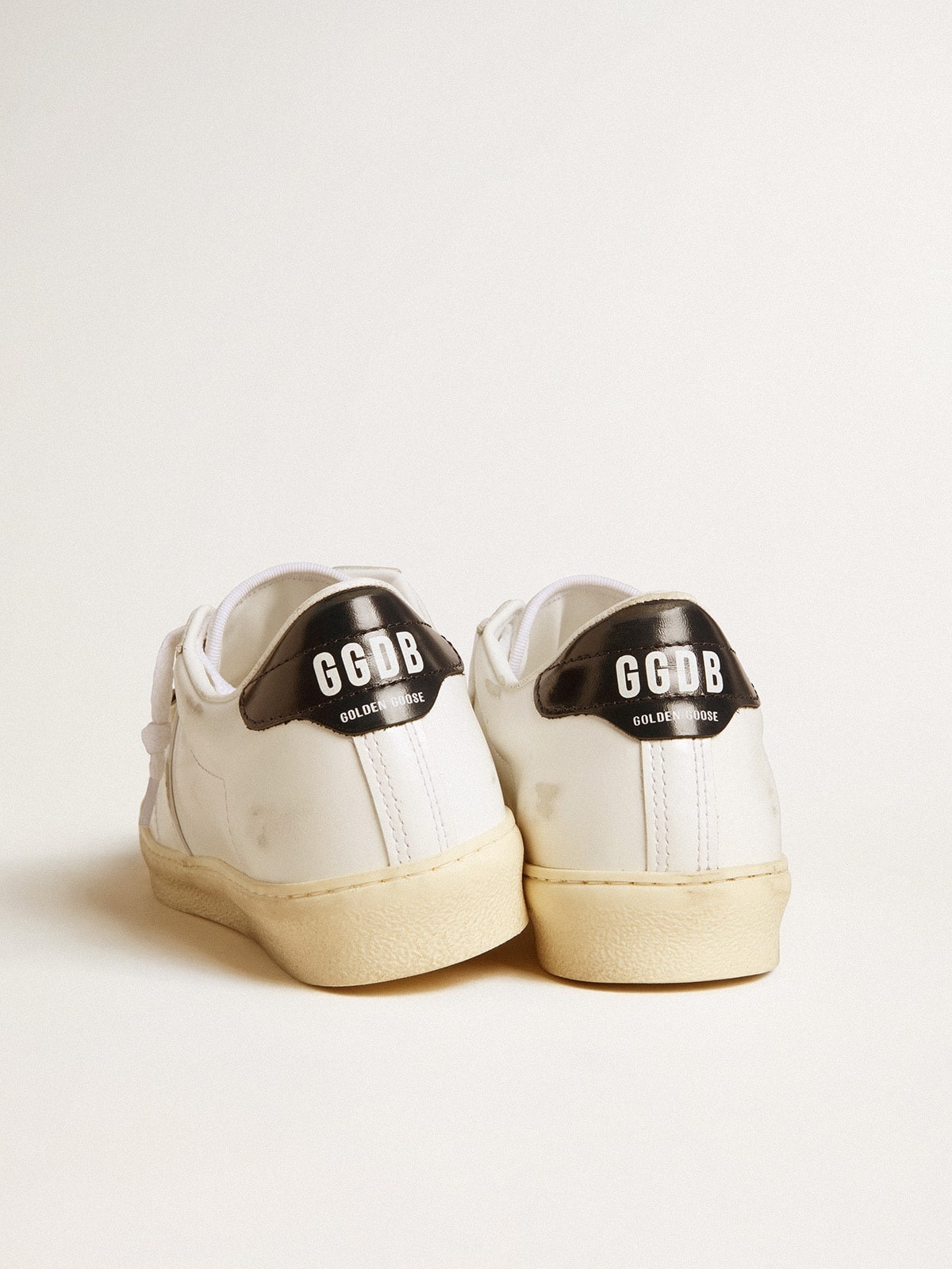 Matchstar in white leather with dark blue leather heel tab - 4