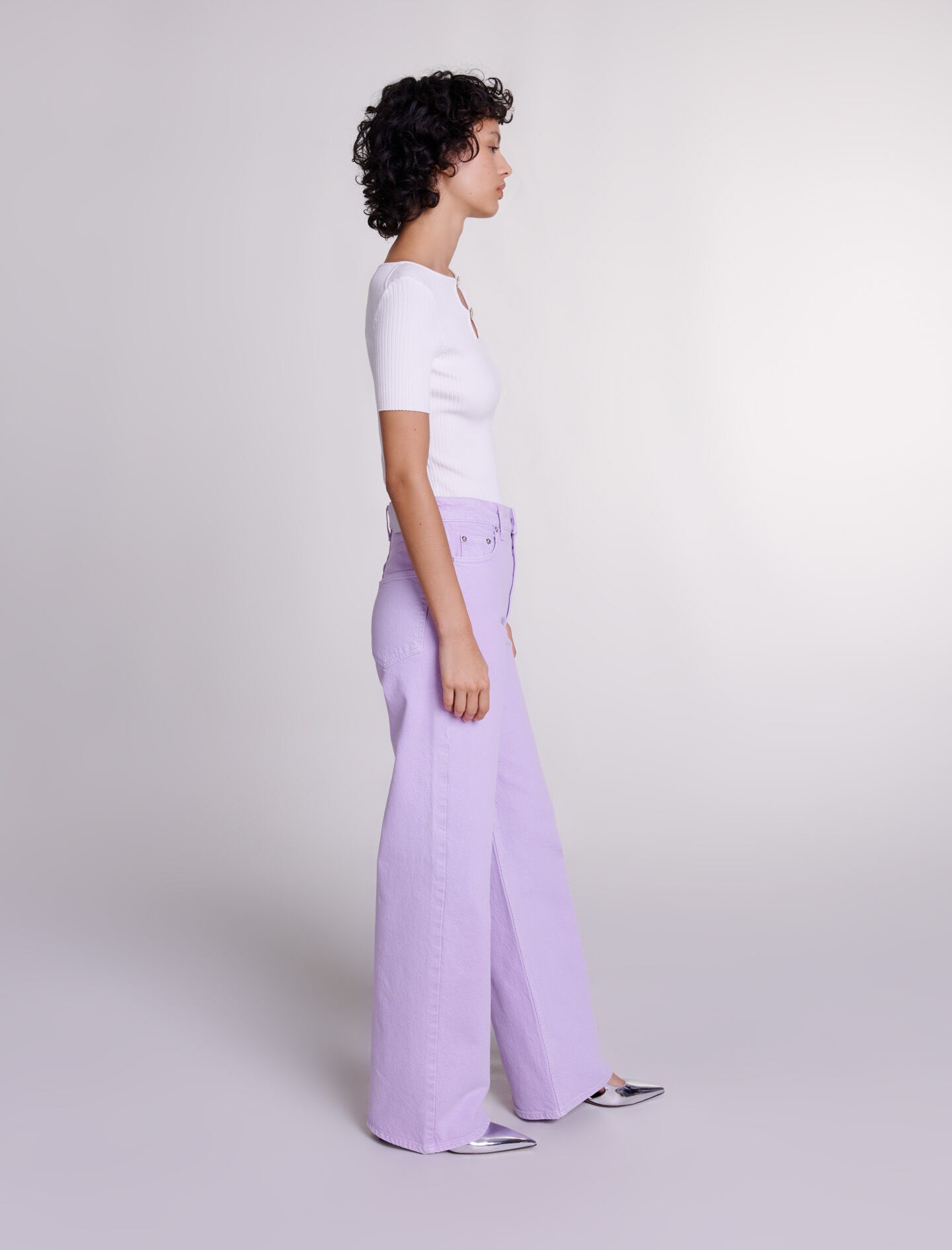 Cutaway knit top with jewellery - 4