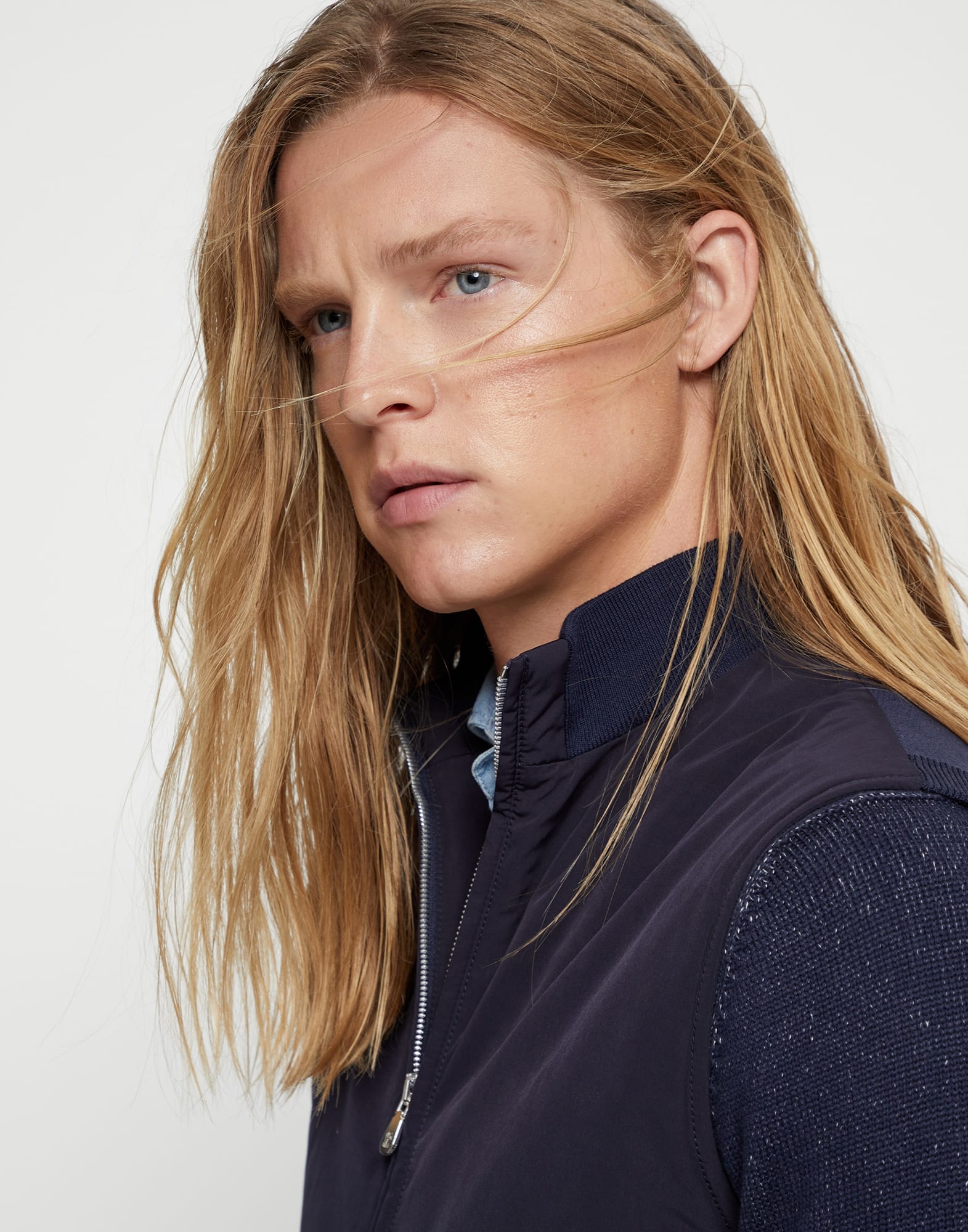 Water-resistant microfiber and cotton knit vest with Thermore® padding - 3