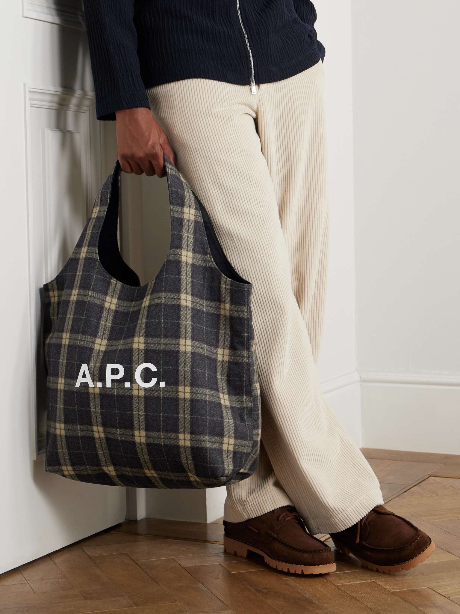 【A.P.C.】 NINON WOOL TOTE Ninon tote bag | Woollen material | A.P.C. Accessories