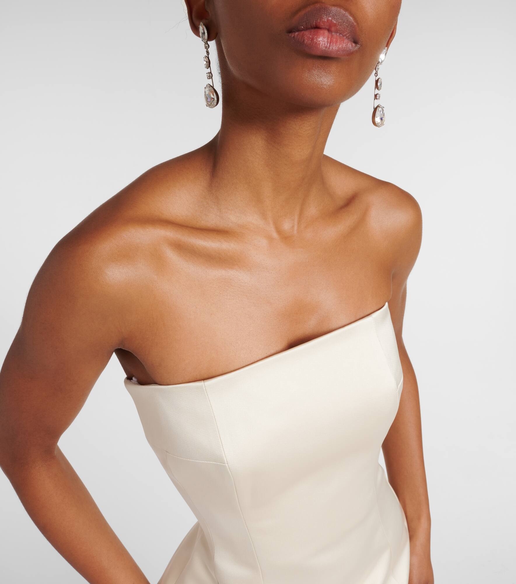 Strapless gown - 4