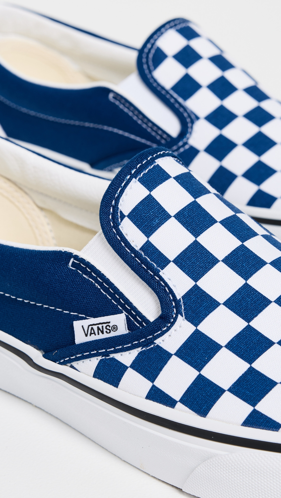 U Classic Slip-On Sneakers - 4