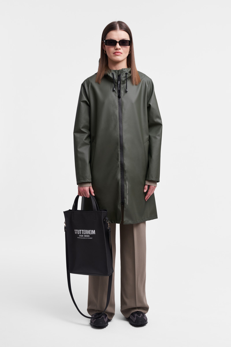 Stutterheim Mosebacke Lightweight Zip Raincoat Green outlook
