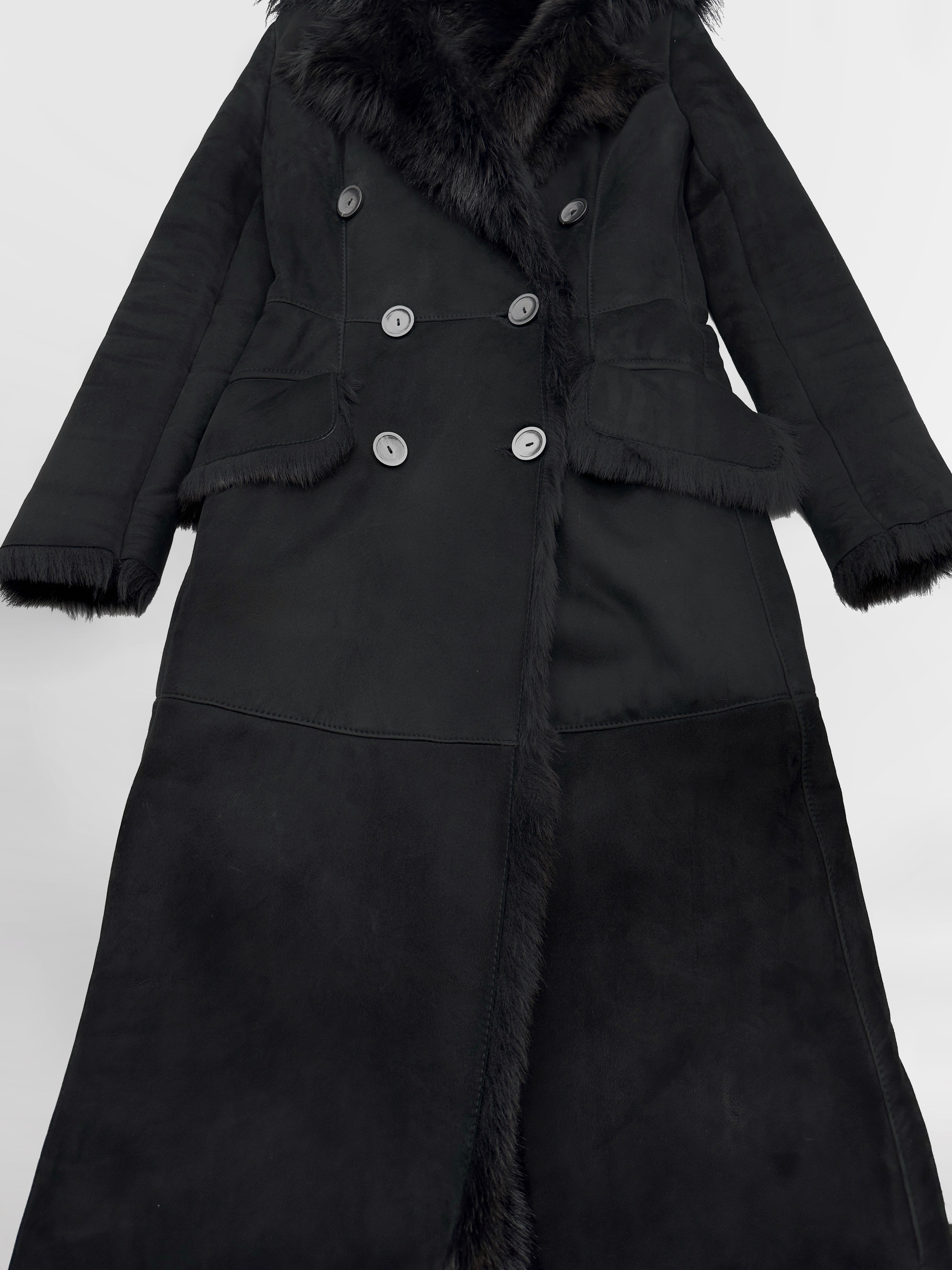 Gucci Fall 1996 Tom Ford Kate Moss Double-Breasted Long Shearling Coat 40 - 9