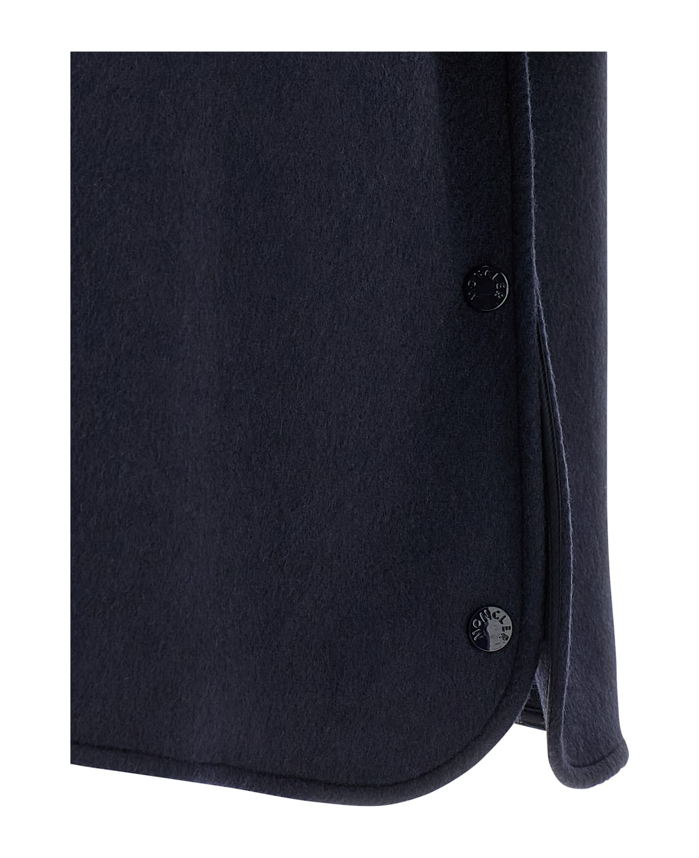 Two-material Hood - 4