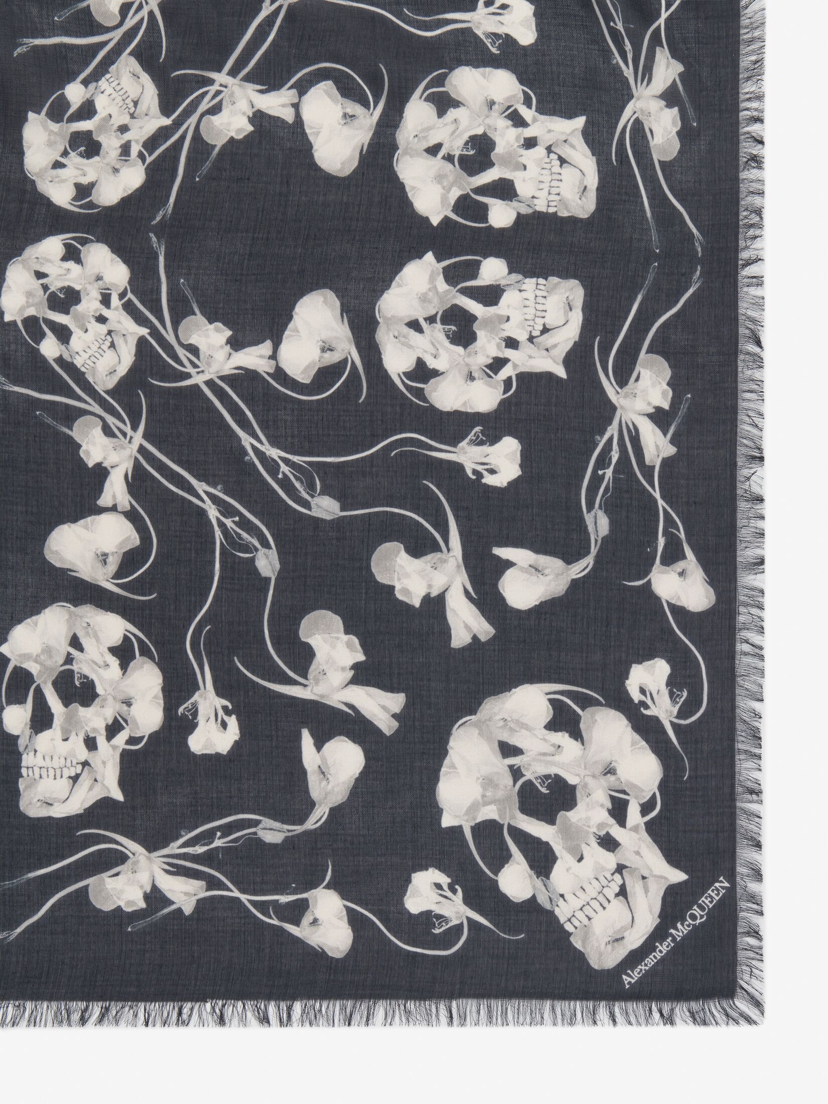Men's Ironed Flower Foulard in Black/ivory - 3
