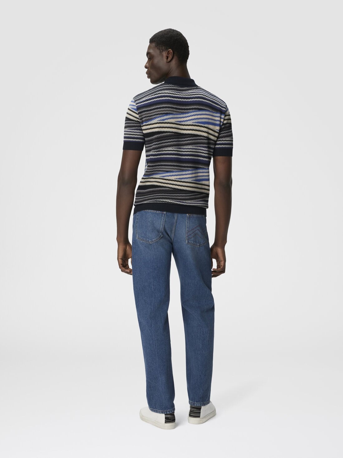 Short Sleeve Polo with Buttons and Striped Zigzag Pattern - 3