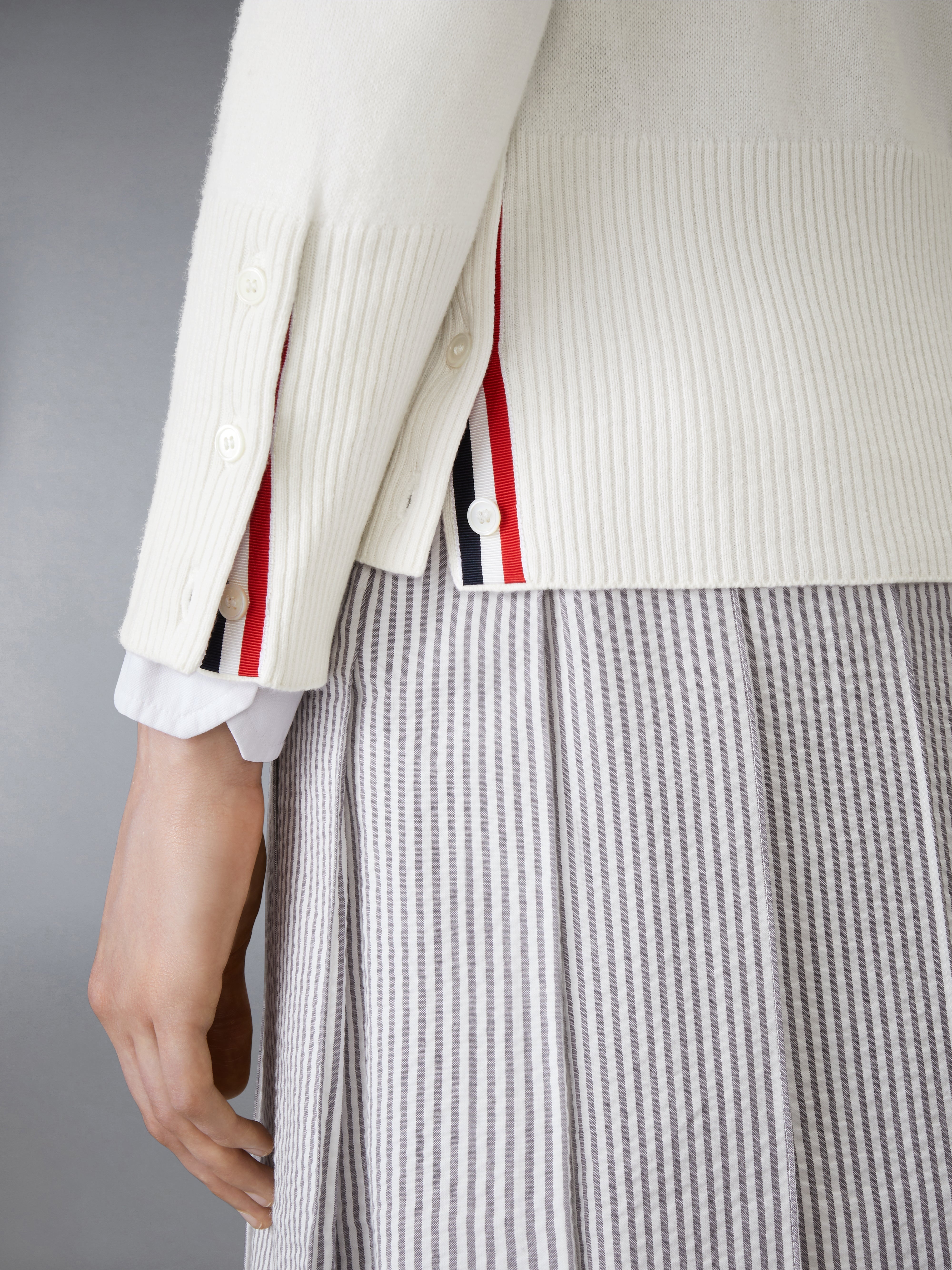 CLASSIC CASHMERE 4-BAR V-NECK CARDIGAN - 5