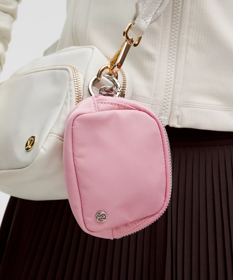 Everywhere Belt Bag Nano 4