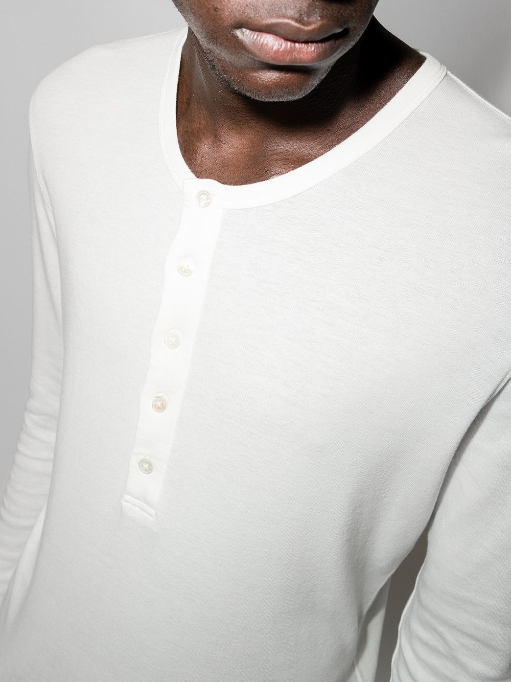 button-detail long-sleeve T-shirt - 4