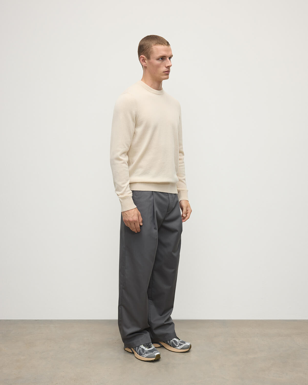 Classic Cashmere Cream Round Neck Jumper - 3