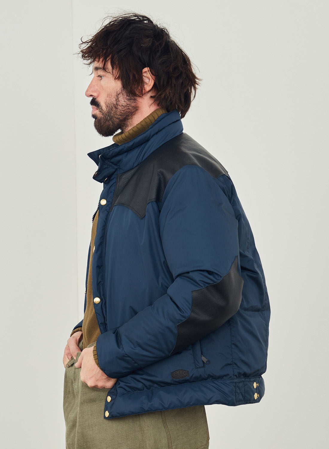 Rocky Mountain Featherbed x Nigel Cabourn Down Short Shell 1969 in Dark Navy - 3