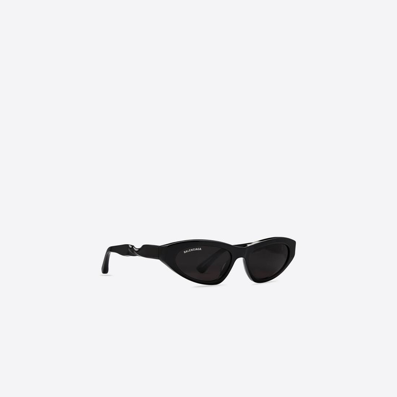 Twist Cat Sunglasses  in Black 4