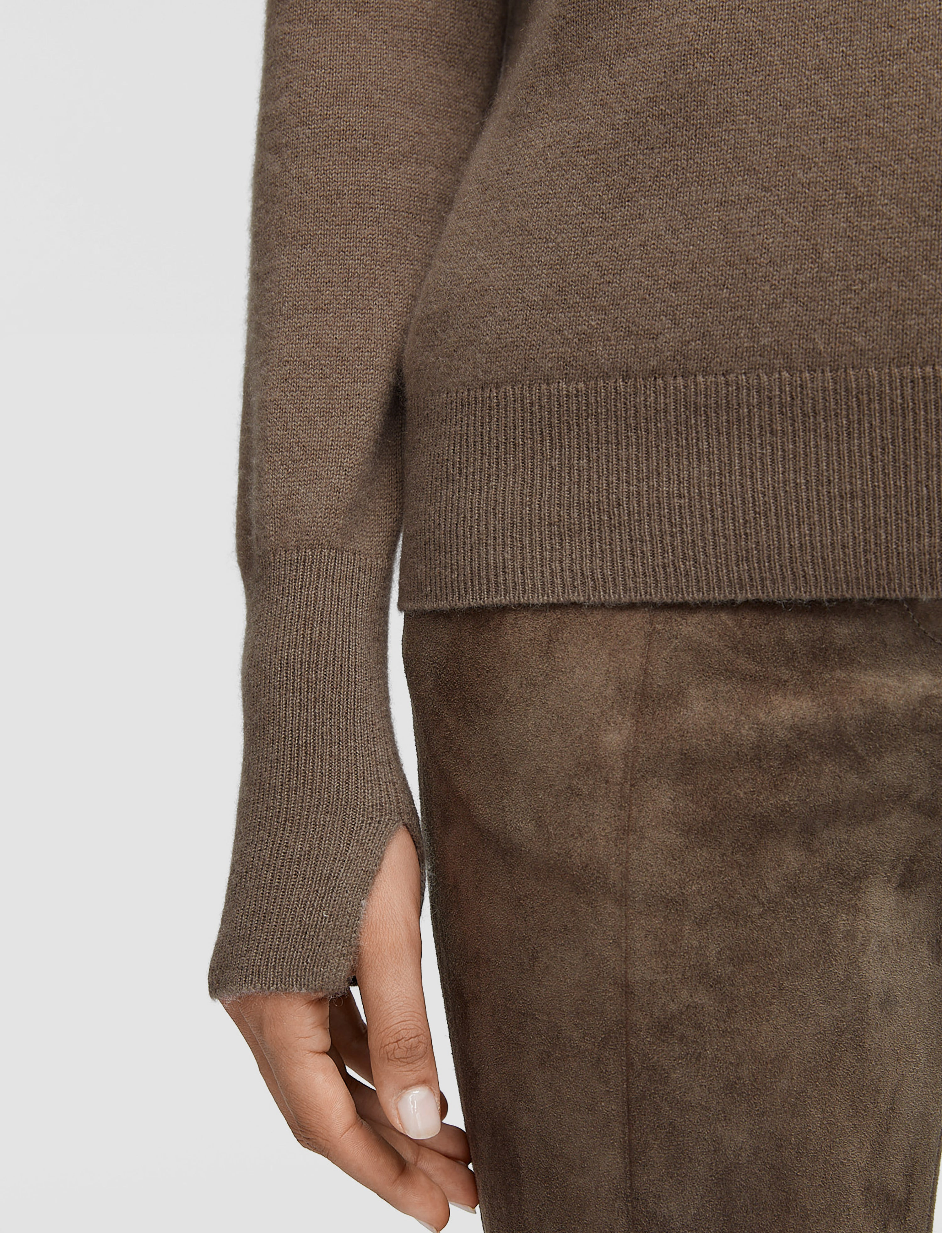Light Pure Cashmere V Neck Jumper - 3