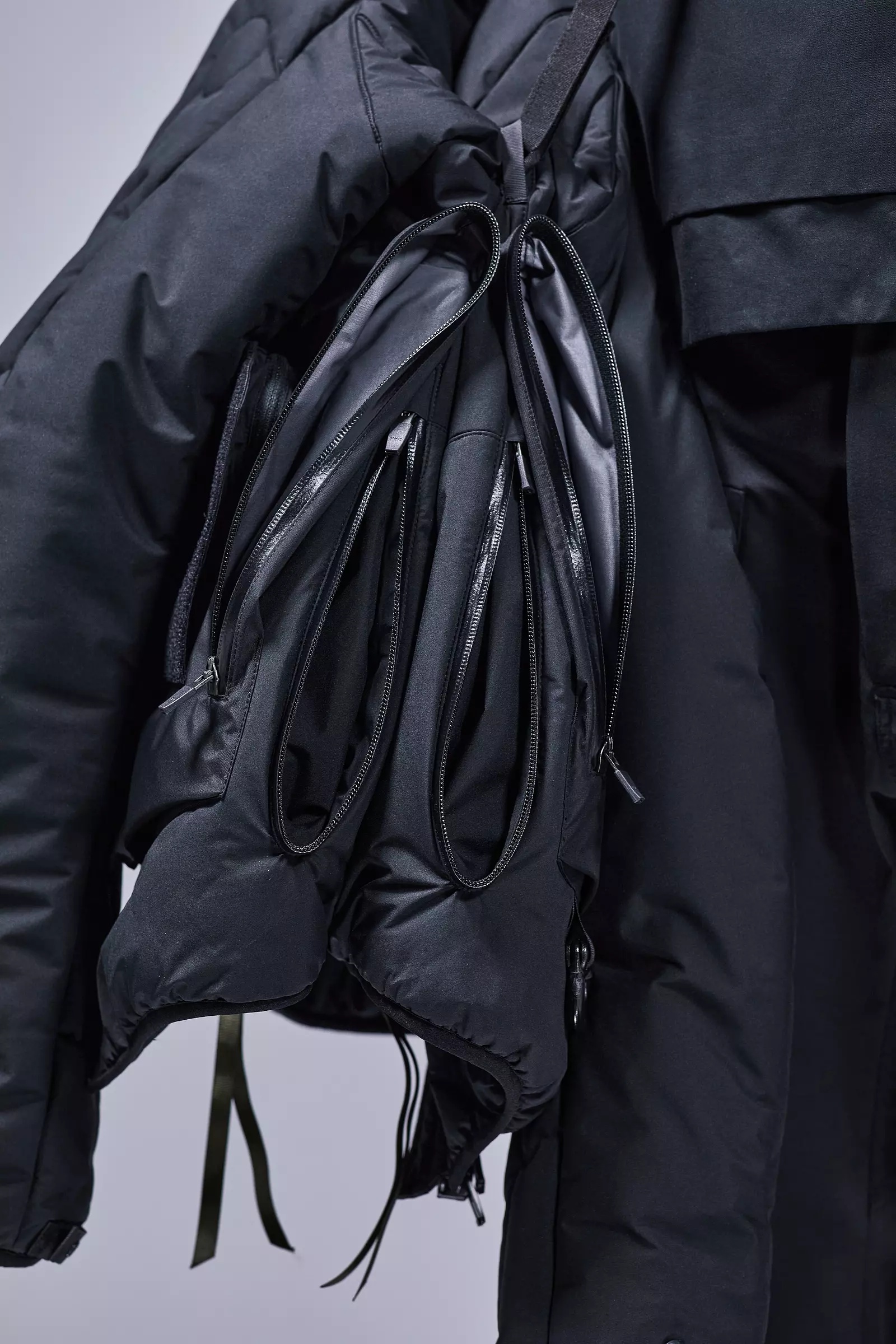 J91A-WS Windstopper® PrimaLoft® Modular Jacket Black/Black - 28