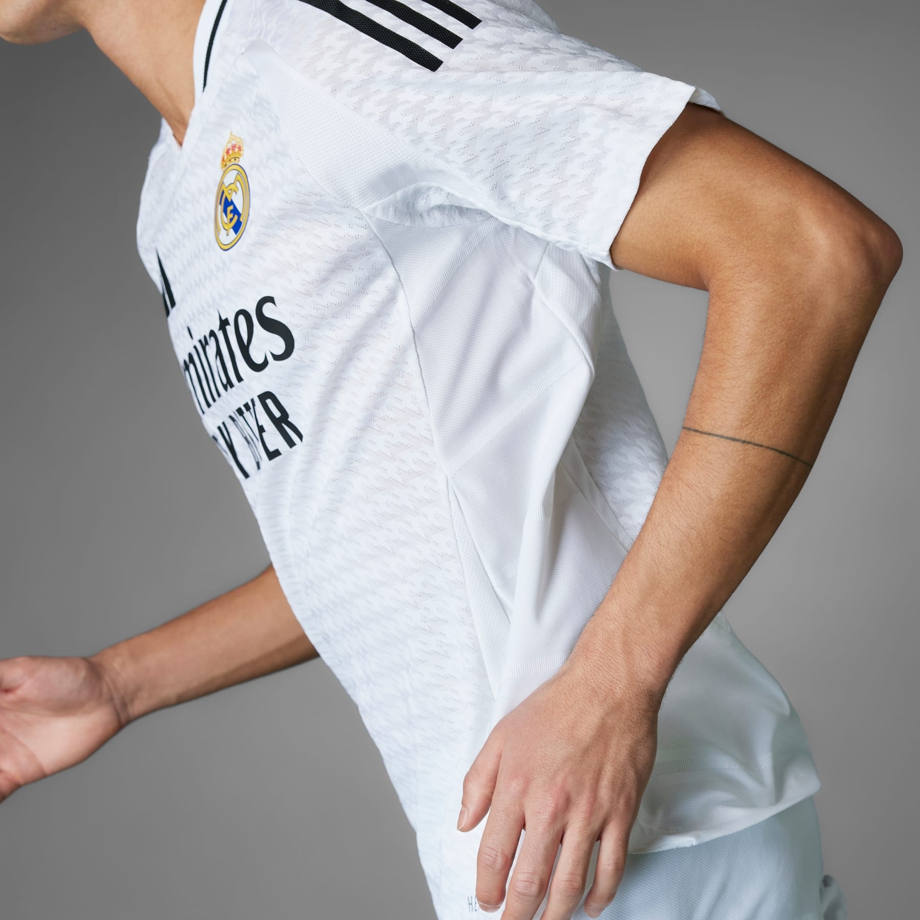 Real Madrid 24/25 Home Authentic Jersey - 10