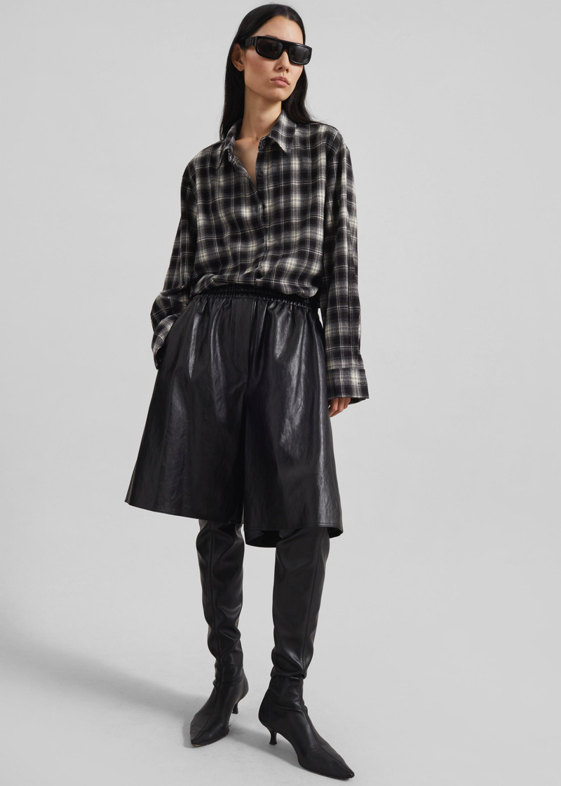 Risarven Faux Leather Bermuda Shorts - Black 8