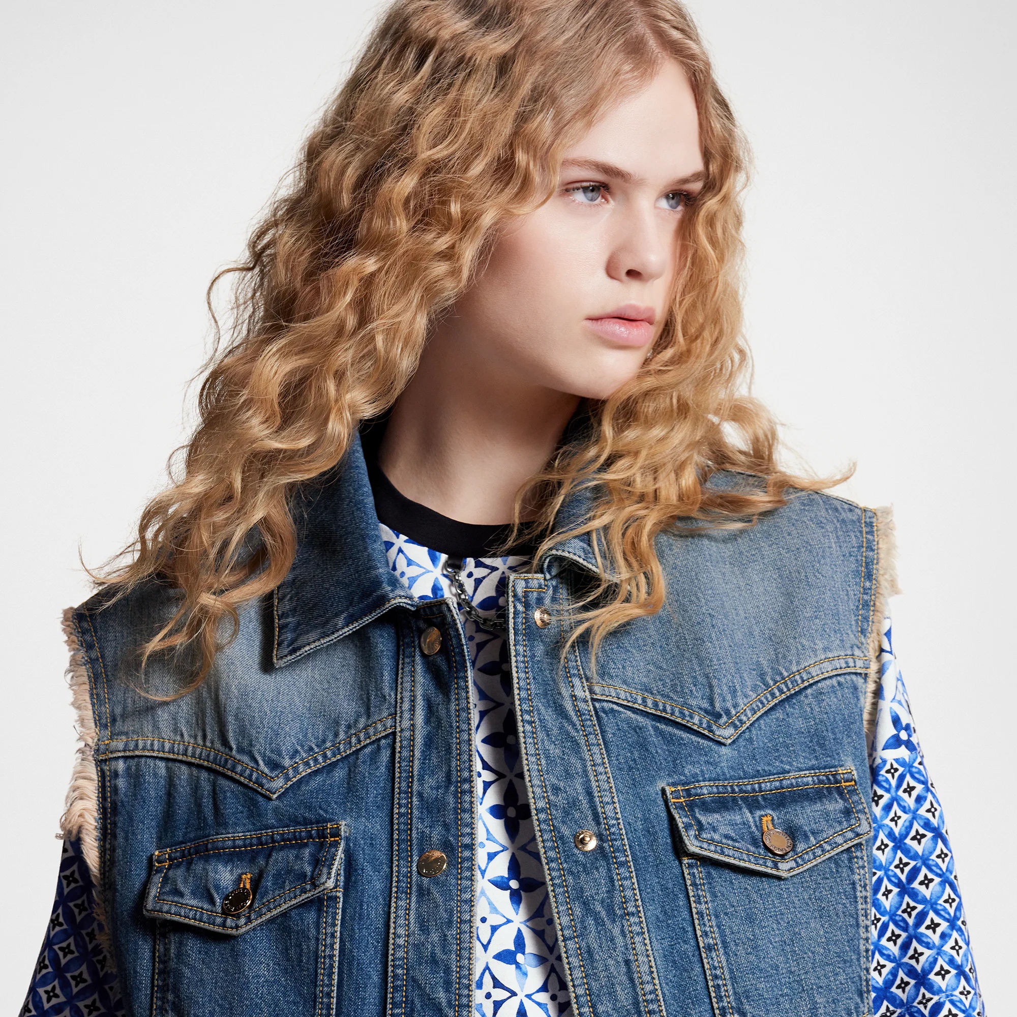 Stonewashed Sleeveless Trucker Jacket - 2