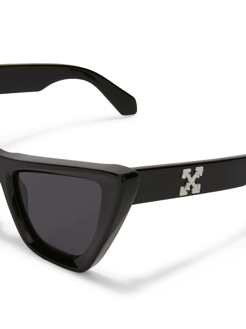 Off-White Edvard cat eye-frame sunglasses outlook