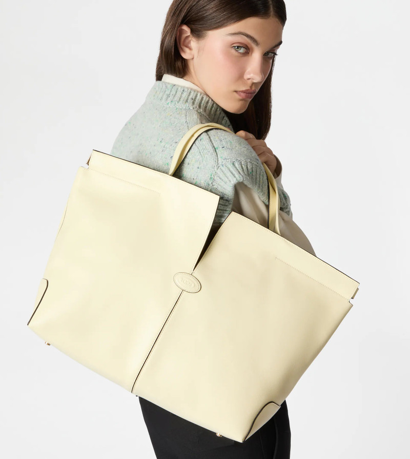 Tod's TOD'S DI BAG FOLIO IN LEATHER MEDIUM - YELLOW outlook