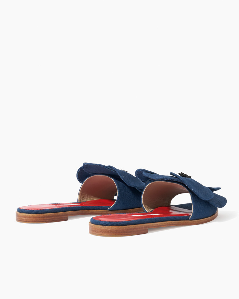 Flora Slide in Canvas 4