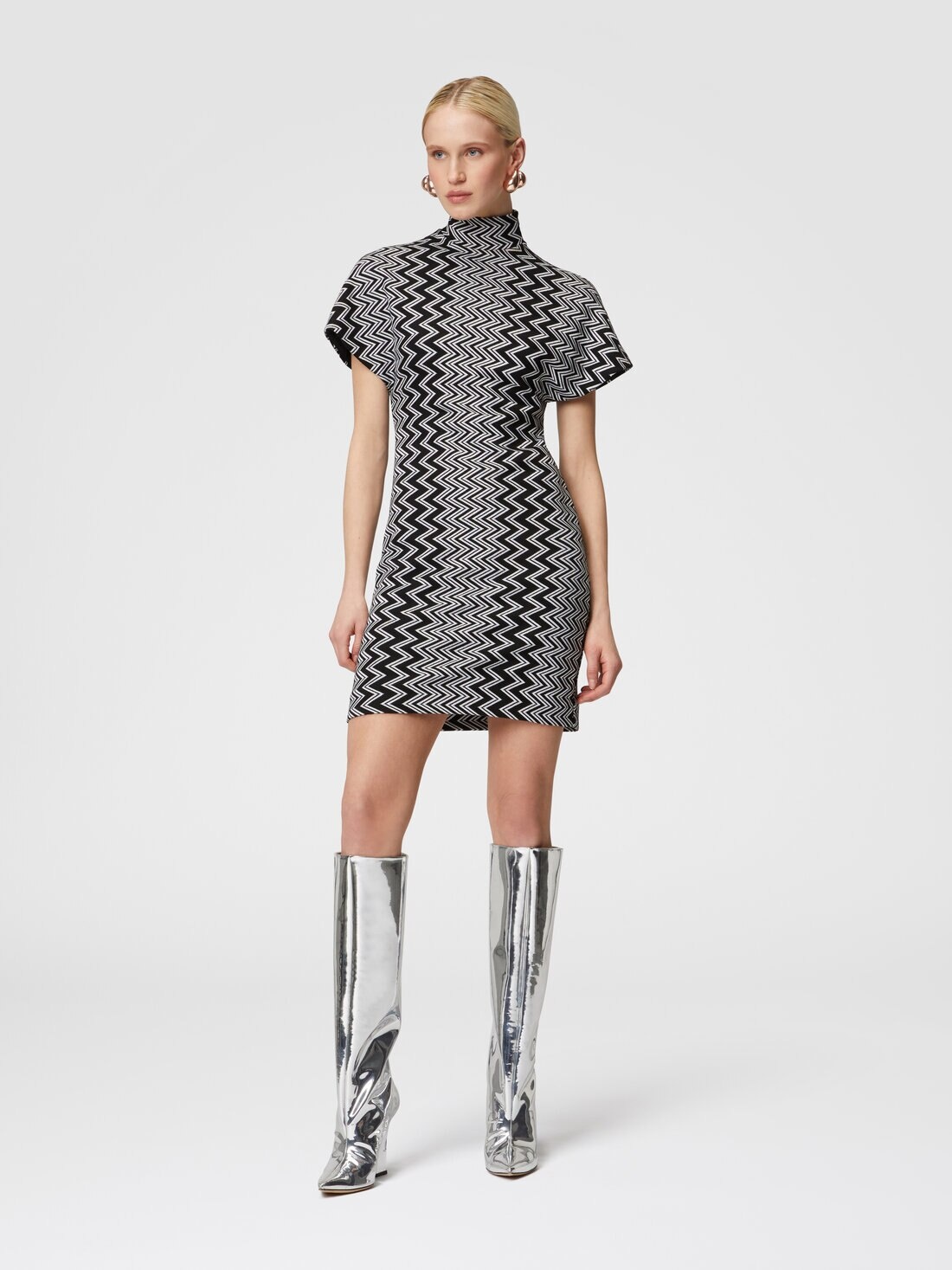 Zig zag mini-dress with sculptural sleeves - 2