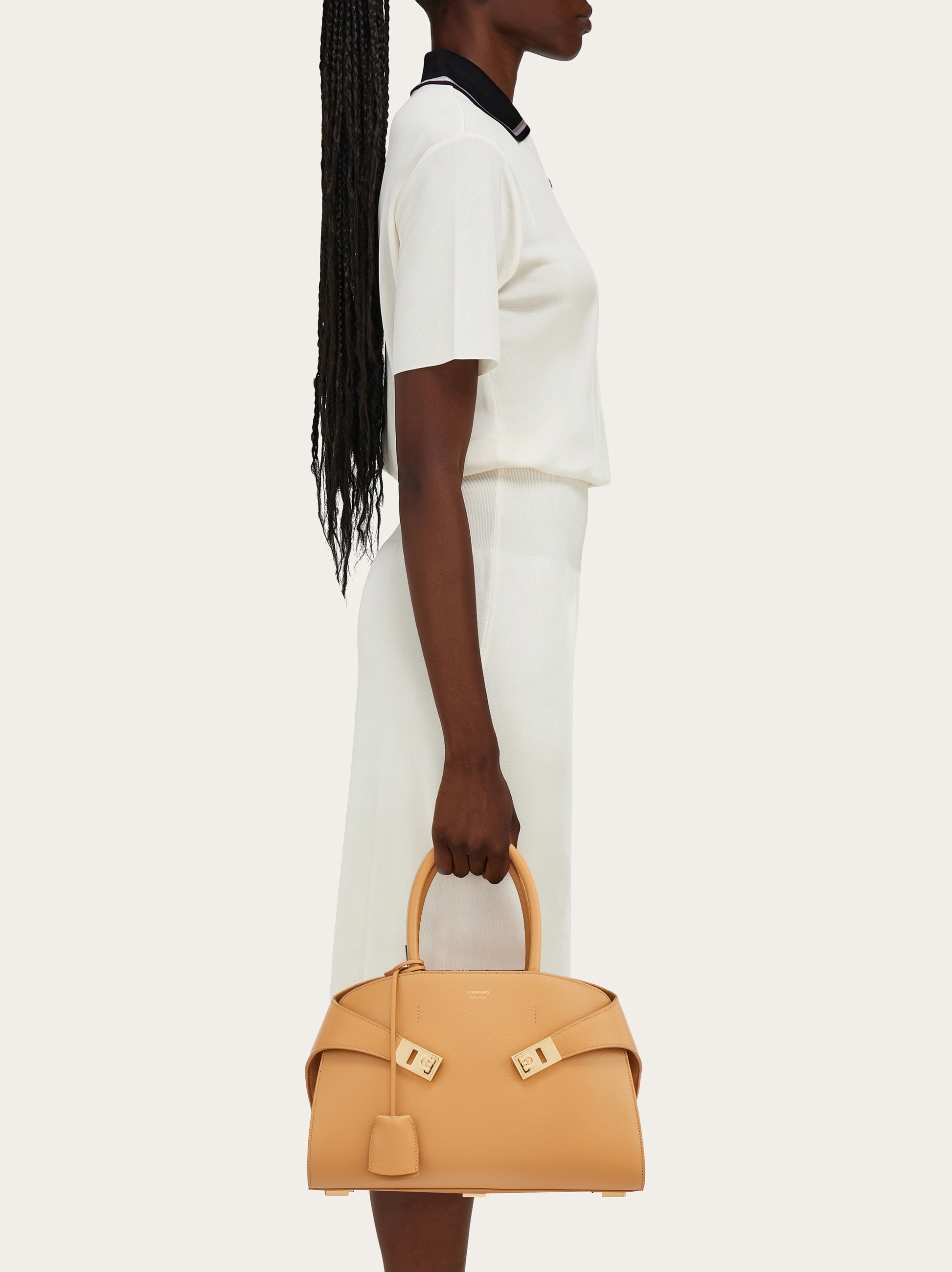 Hug handbag (S) - 2